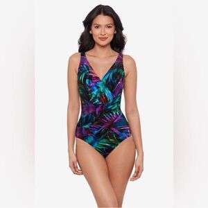 NWT DDD-Cup Oceanus One Piece in Palma Paradiso